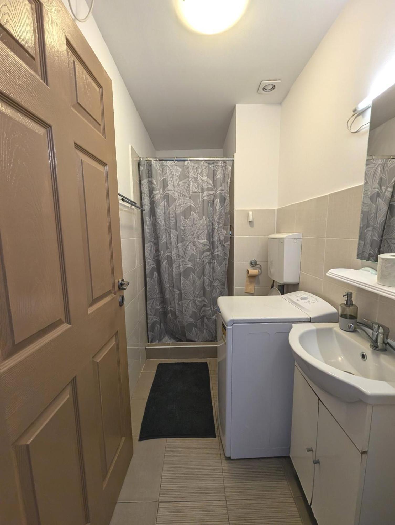 Sandor Central Studio Apartment Тыргу-Муреш Экстерьер фото